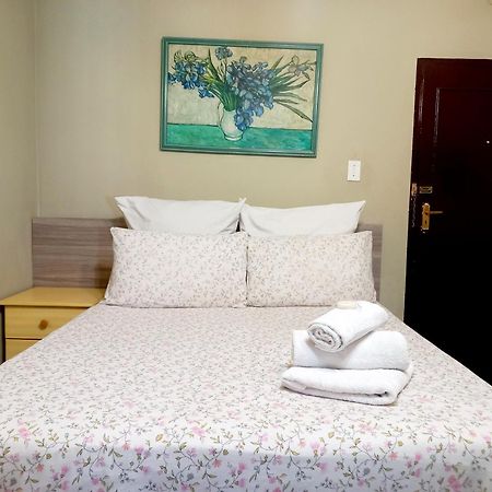 G&G Guesthouse Йоханнесбург Экстерьер фото