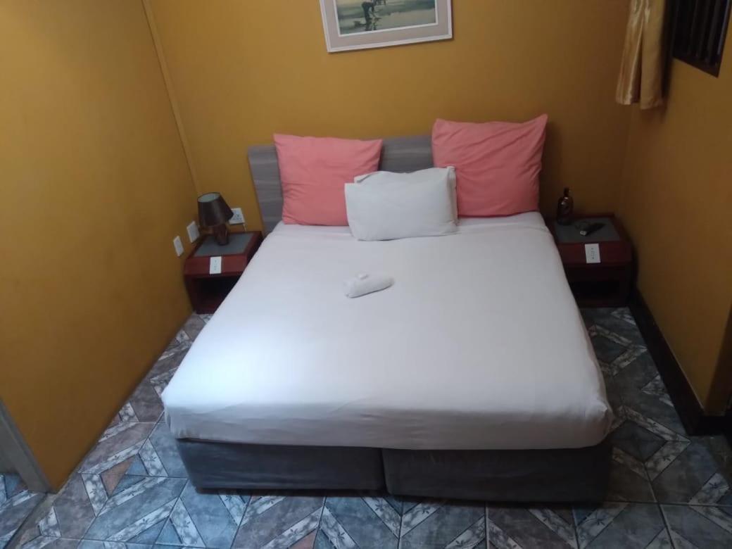 G&G Guesthouse Йоханнесбург Экстерьер фото