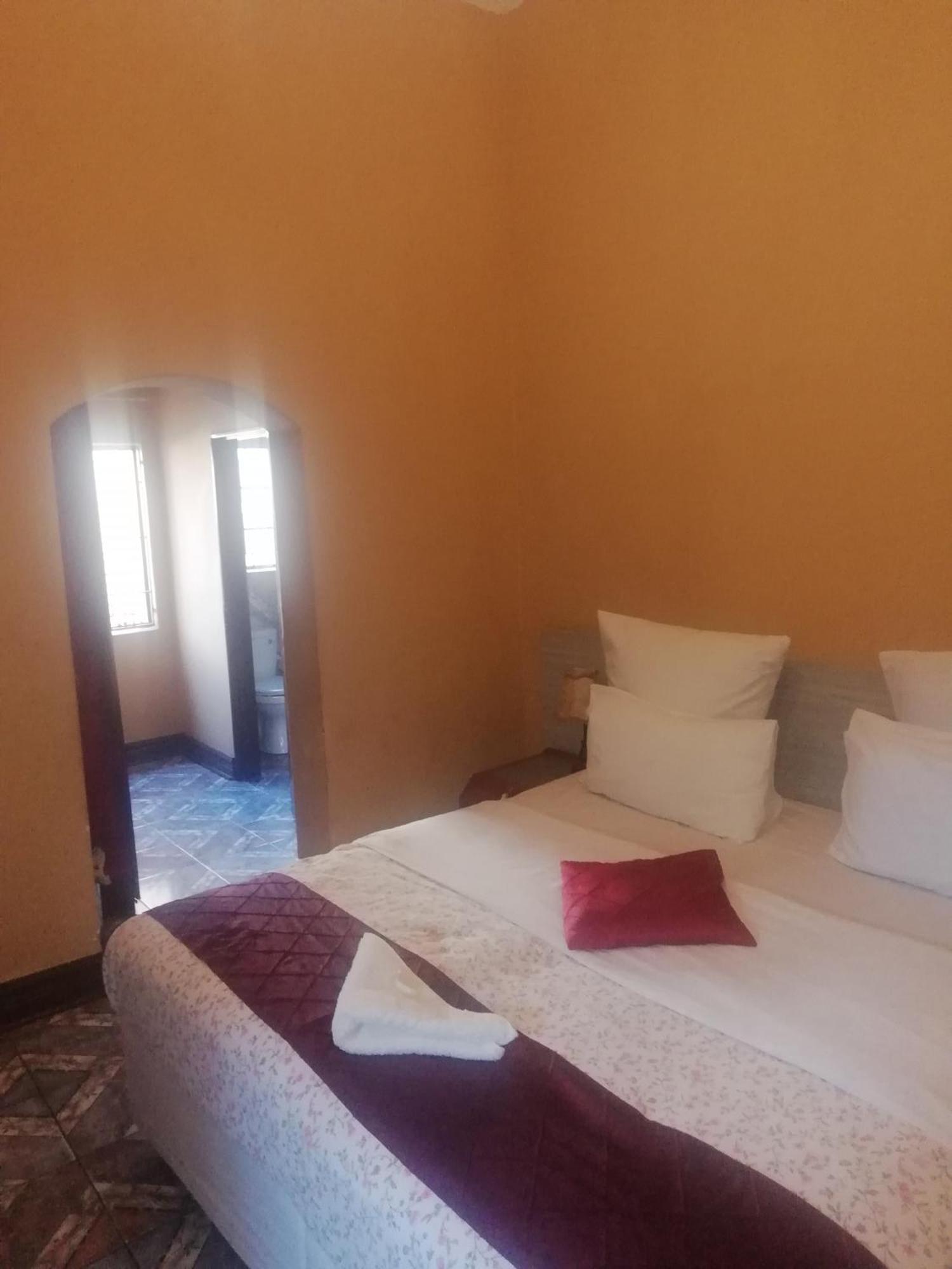 G&G Guesthouse Йоханнесбург Экстерьер фото